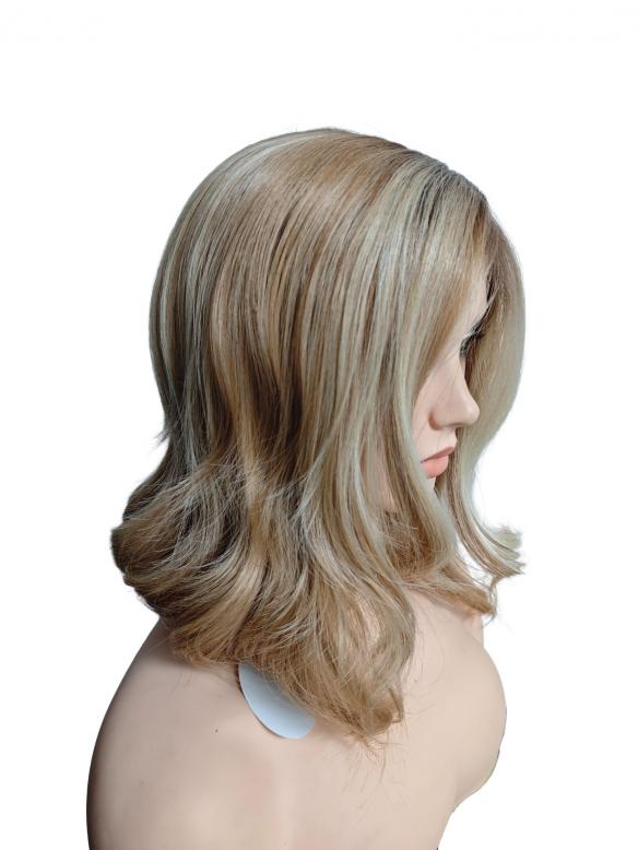 Leicht gewellte Kunsthaarperücke links gescheitelt blond hellorange gemischt (Lace Part) DLP058
