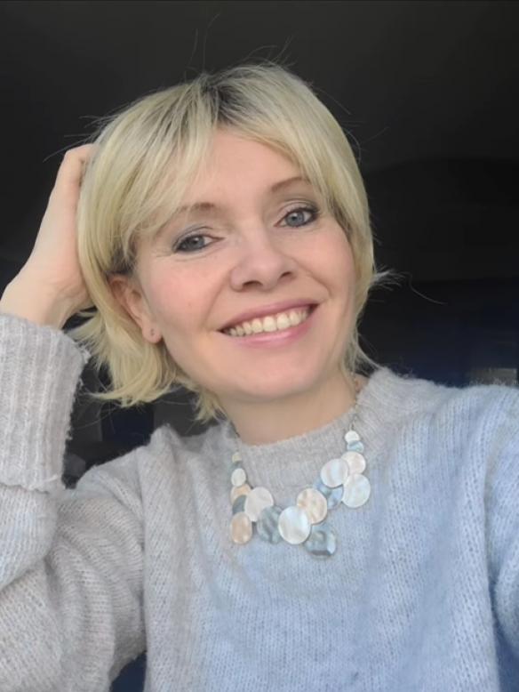 Coole kurze synthetische Perücke in goldblond (Basis kappe) DBK014