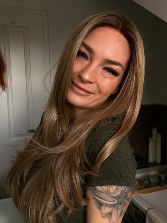 70cm-Seidige lange Kunsthaarperücke – Honigblond (Lace Front) DLP030