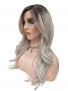 Wellige Kunsthaarperücke in Platinblond mit dunklem Ansatz und Seitenscheitel (Pre-Cut Lace) DLP073