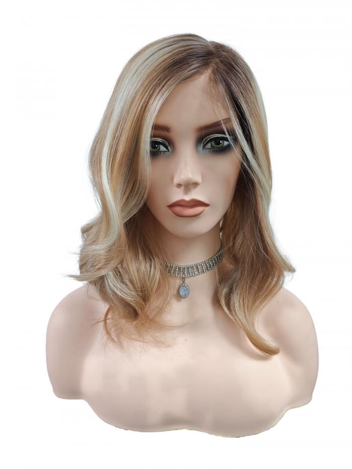 Leicht gewellte Kunsthaarperücke links gescheitelt blond hellorange gemischt (Lace Part) DLP058