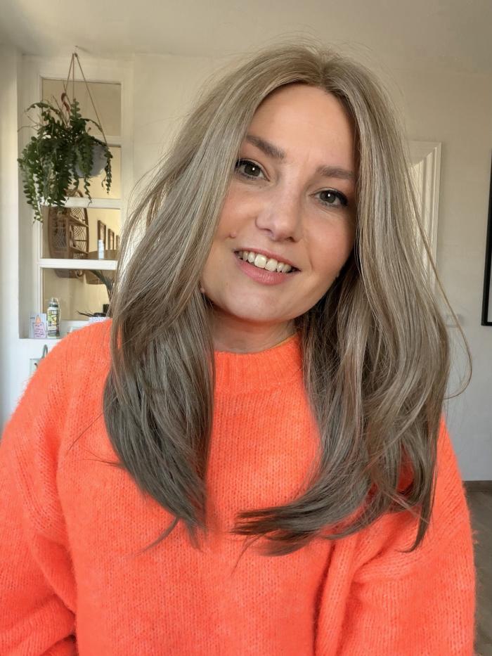 Natürlich blonde lange Kunsthaarperücke (Lace Front) DLP012