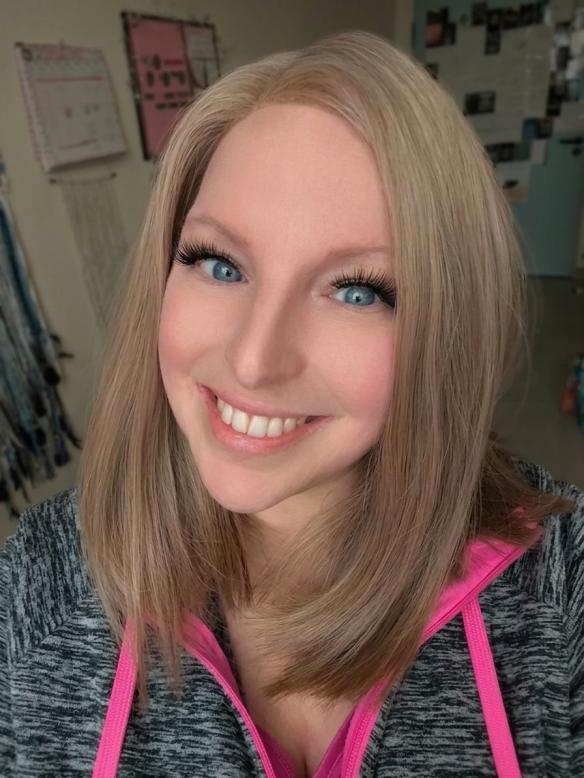 Braunblonde glatte Kunsthaarperücke – Schulterlang, seidig weich (Lace Front) DLP057
