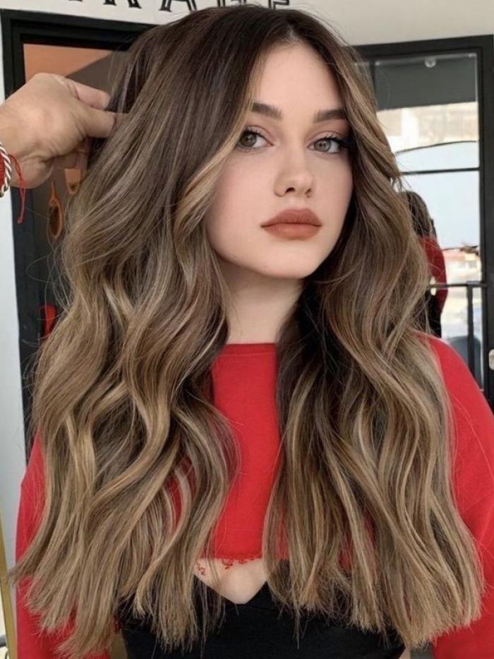 Gewellte Echthaar Perücke in Braun Mix mit Highlights EH033