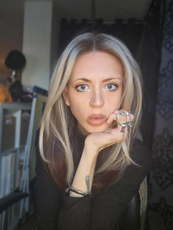 Glatte synthetische Perücke in DunkelRotBraun Mix Weißblond (Lace Part) DLP053