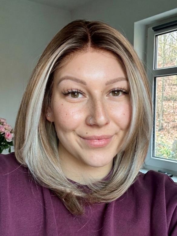 Kunsthaarperücke – Weißblond/Hellhonigblond Mix mit zwei platinblonden Strähnen vorne (Lace Front) DLP052