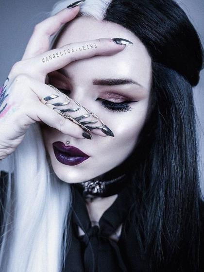 Perruque Cruella De Vil - Mi-noire Mi-blanche, Cheveux Courts Bouclés, Idéale Pour Cosplay, Halloween Ou Soirée Déguisée