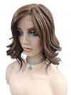 Synthetische Perücke in Hellbraun mit Wellen und Highlights DLP038