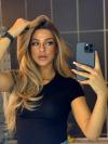 Lange stufige glatte Kunsthaarperücke in Honigblond mit dunklem Ansatz (Lace Front) DLP030