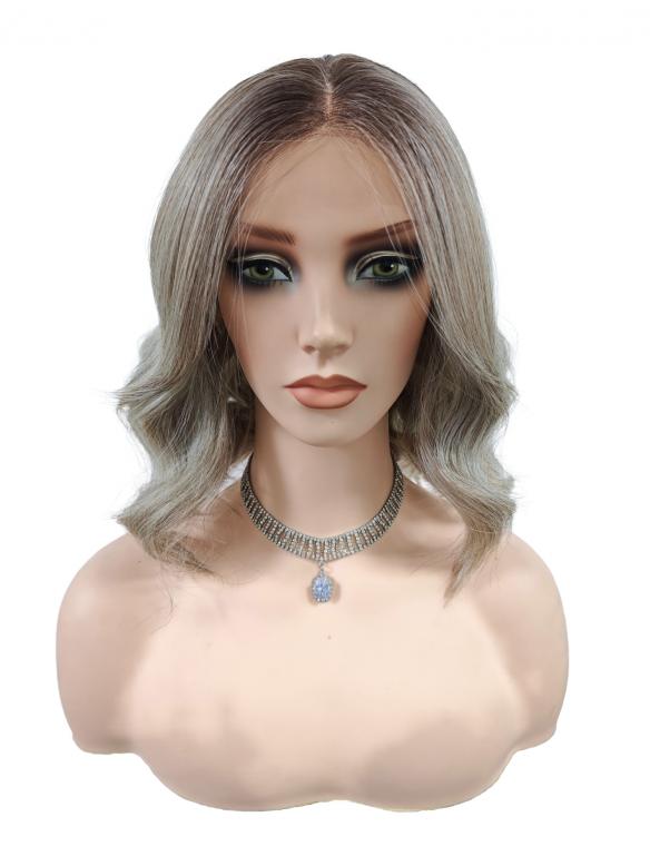 35 cm Lange Kunsthaarperücke in Grau und Hellblond mit Dunklem Ansatz (Lace Front) DLP063