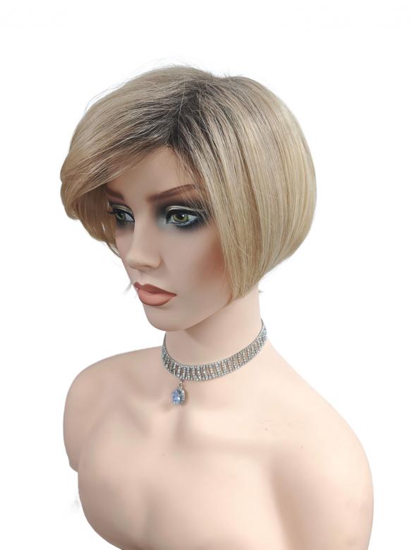Kurze synthetische Perücke mit Ombre in Schwarz und Dunkelsandblond (Basis Kappe) DBK018