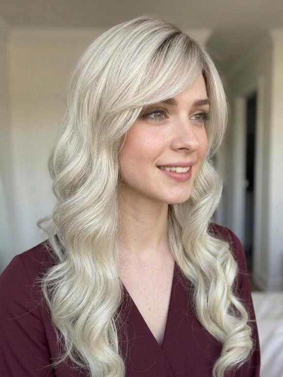 Blond Ombre Kunsthaarperücke mit Pony – Natürlich, Stilvoll & Synthetisch (Basic Cap) DBK022