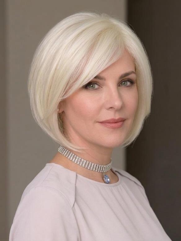 Kurze coole Kunsthaarperücke in Platinblond (Basic Cap) DBK020