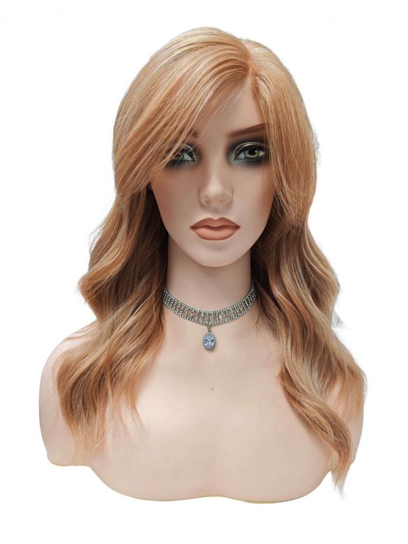 Wellige Kunsthaarperücke in Kupferblond mit Seitenscheitel und schrägem Pony (Pre-Cut Lace) DLP074