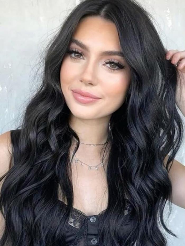 100% Gewellte Echthaar Perücke in Schwarz EH043