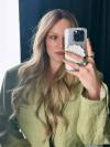 65 cm Lange Goldene Wellenperücke – Traumhaft fließende Synthetikhaare für glamourösen Look (Lace Front) DLP060