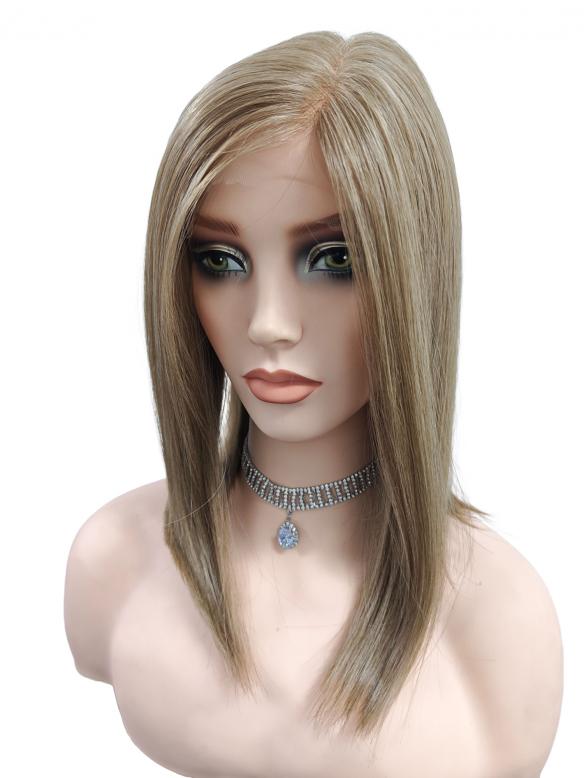 Faszinierende schulterlange Perücke in grünstichigem Dunkelblond aus hochwertigem Synthetik (Lace Part) DLP021