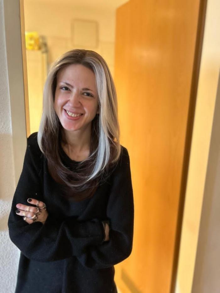 Glatte synthetische Perücke in DunkelRotBraun Mix Weißblond (Lace Part) DLP053