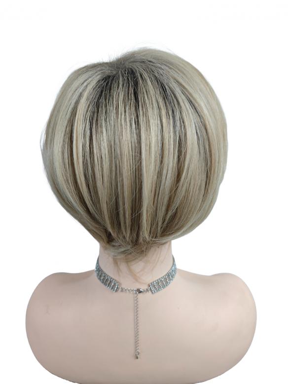 Kurze synthetische Perücke mit Ombre in Schwarz und Dunkelsandblond (Basis Kappe) DBK018