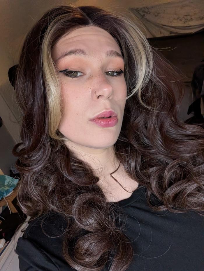 Gewellte Kunsthaarperücke mit Seitenscheitel – Rotbraun mit blonden Strähnen vorne (Lace Front) DLP059