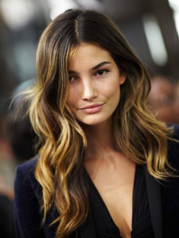 Neue Ankunft Sexy Lange Geschichtete Lockere Wellig Lace Front Echthaar Perücke HH007