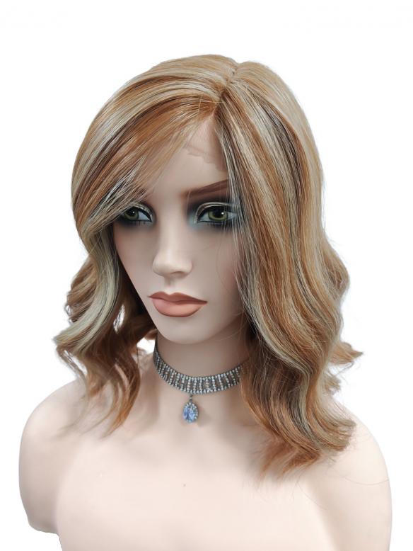 Schulterlange synthetische Perücke in kastanienbraun mit goldblonden Strähnen und leichten Wellen (Lace Part) DLP025