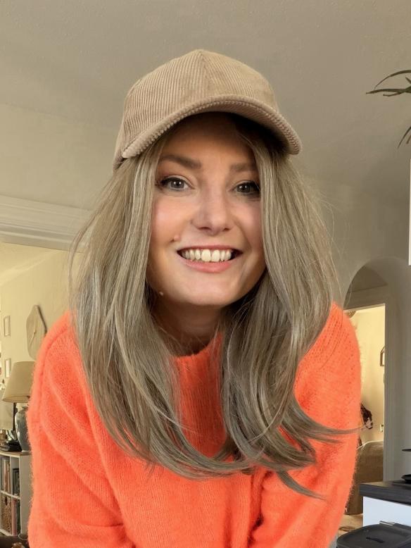 Natürlich blonde lange Kunsthaarperücke (Lace Front) DLP012