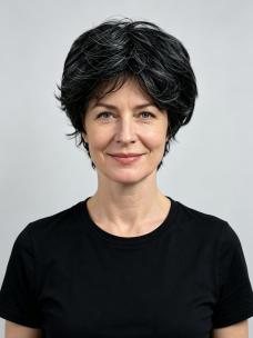 Schwarze Kunsthaarperücke mit Silberfarbenen Strähnen (Standard Kappe) DBK002