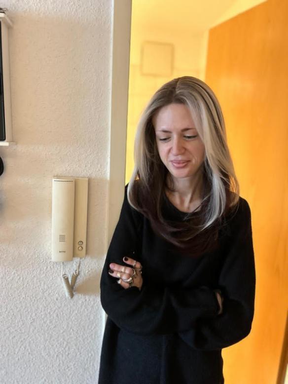 Glatte synthetische Perücke in DunkelRotBraun Mix Weißblond (Lace Part) DLP053