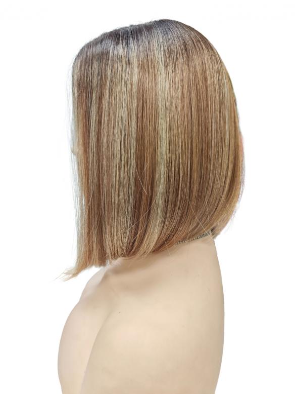 Glatte Kunsthaarperücke in Blond Mix mit dunklem Ansatz und Seitenscheitel (Pre-Cut Lace) DLP078